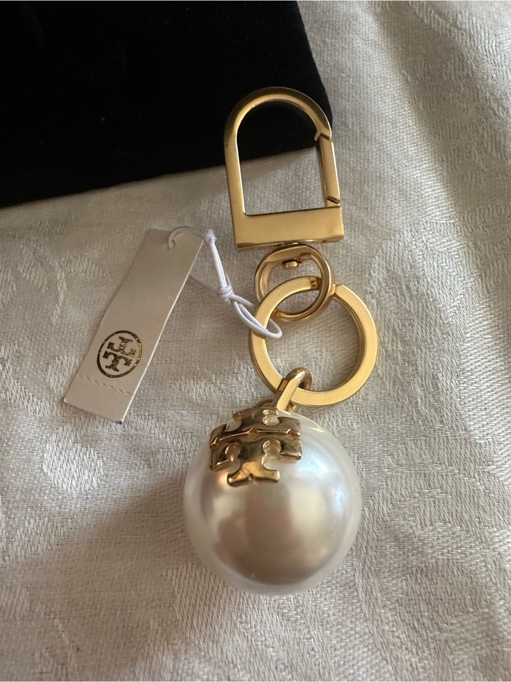 Tory Burch Gold and Pearl Orb Key & Card Holder Charm - Picture 2 of 2